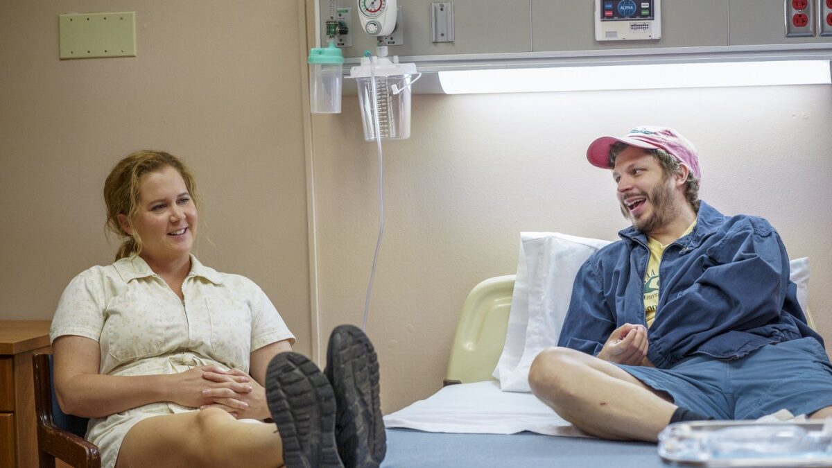 Life & Beth su Disney+ la comedy introspettiva di e con Amy Schumer; recensione, trama e cast