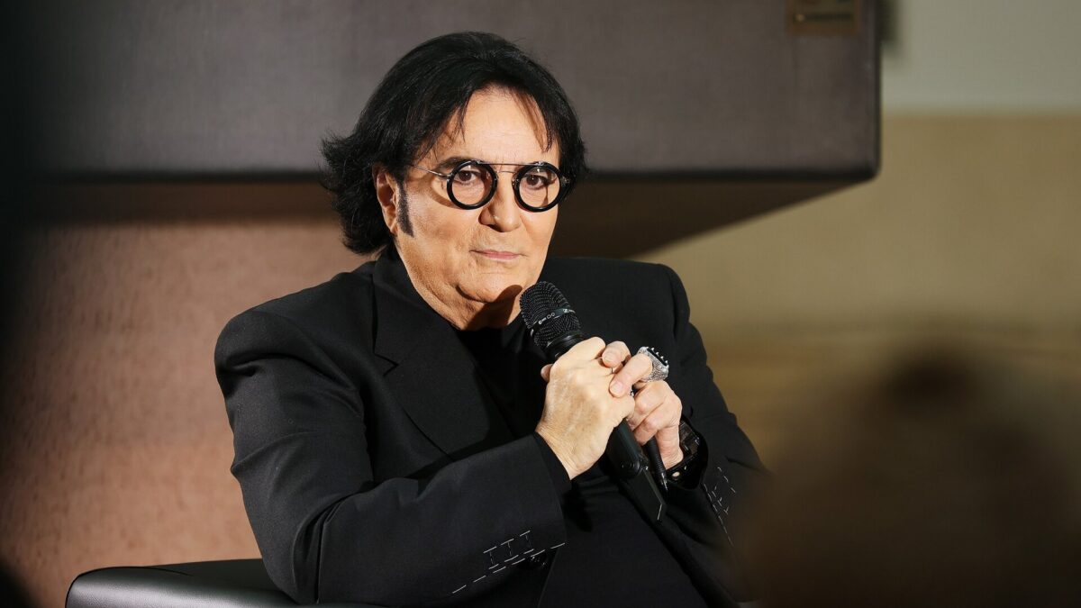 Renato Zero a Domenica In: le dichiarazioni del cantante (in attesa dei concerti evento al Circo Massimo a Roma)