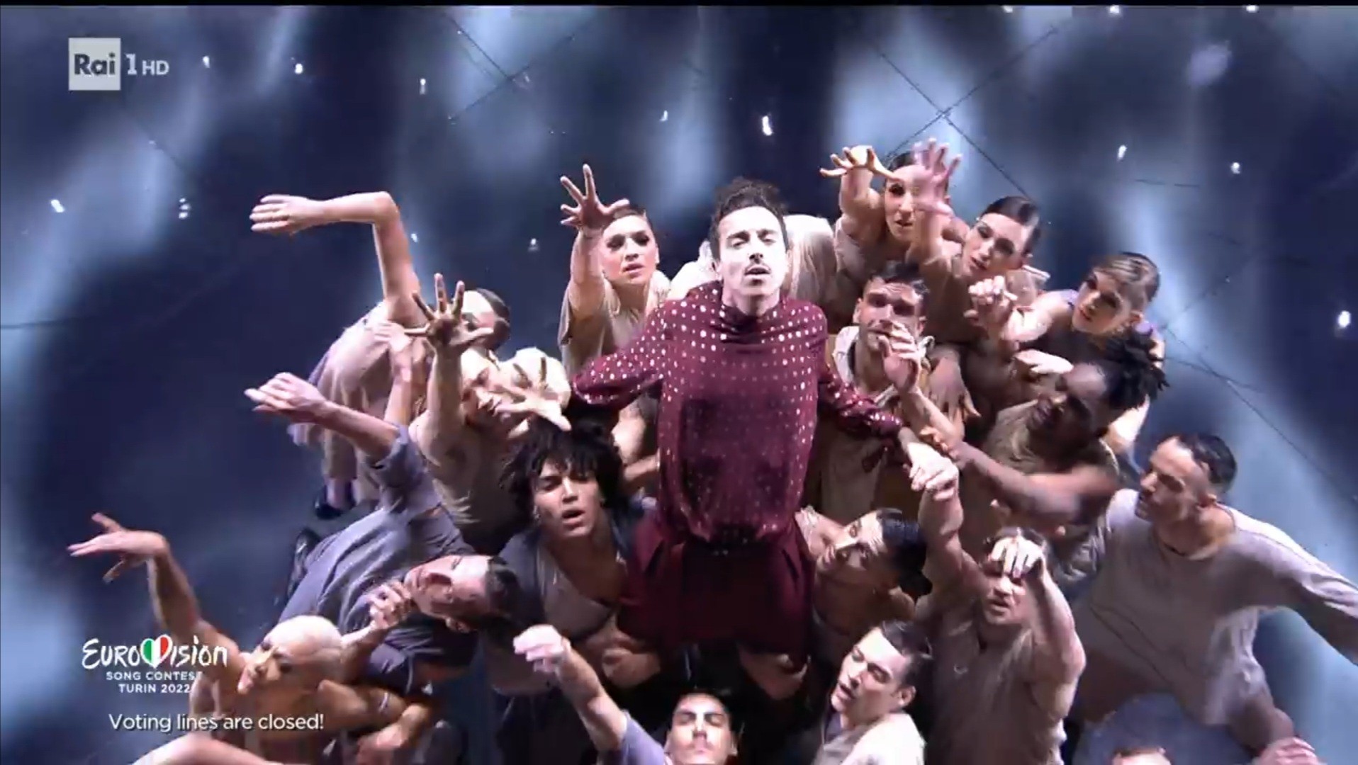 Eurovision Song Contest 2022, la spettacolare esibizione di Diodato con Fai rumore (VIDEO)