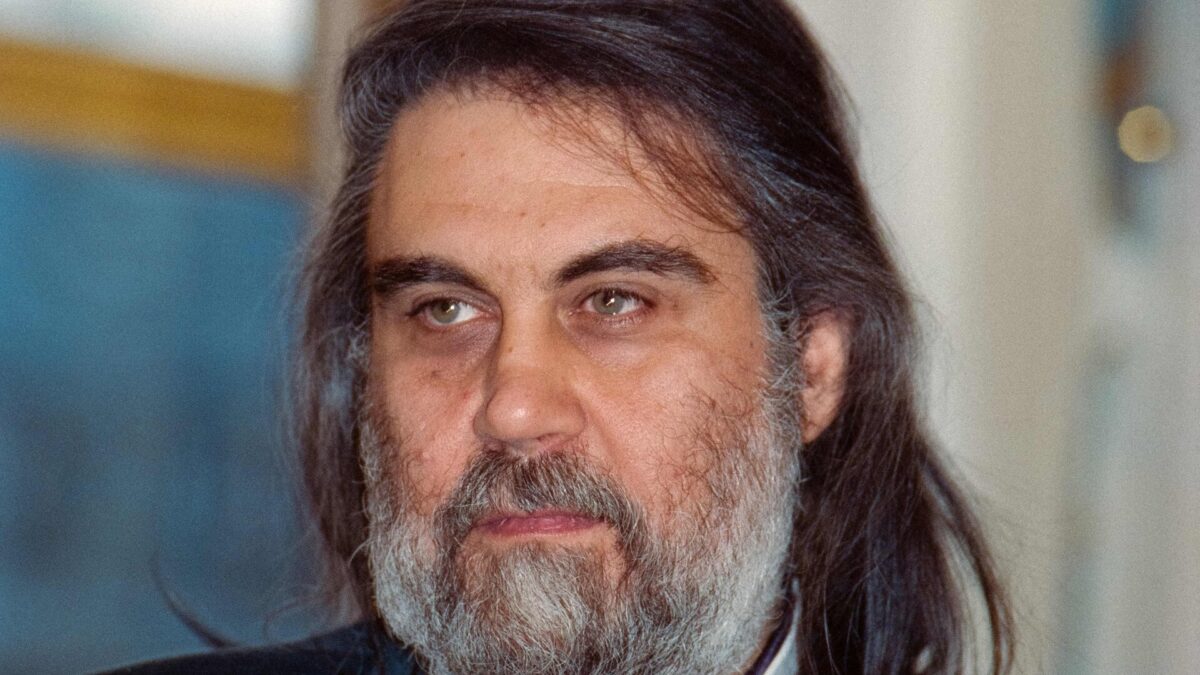 Vangelis è morto: il musicista aveva 79 anni, tra le sue colonne sonore “Blade Runner” e “Momenti di gloria”