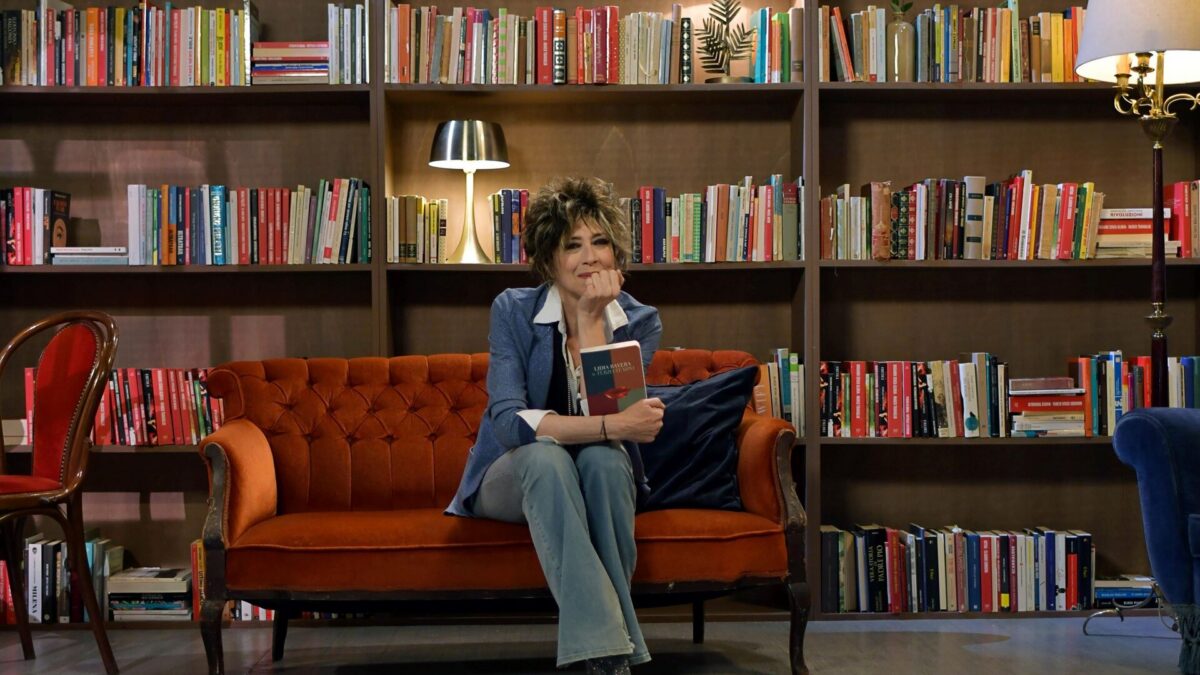 La donna della Domenica, su TvLoft si parla di libri e di vite con Veronica Pivetti