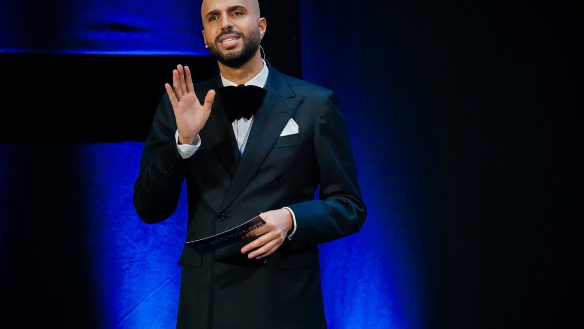 Jonathan Kashanian a TvBlog: “Cara Milly, sono pronto per Ballando con le stelle (anche in tre)”