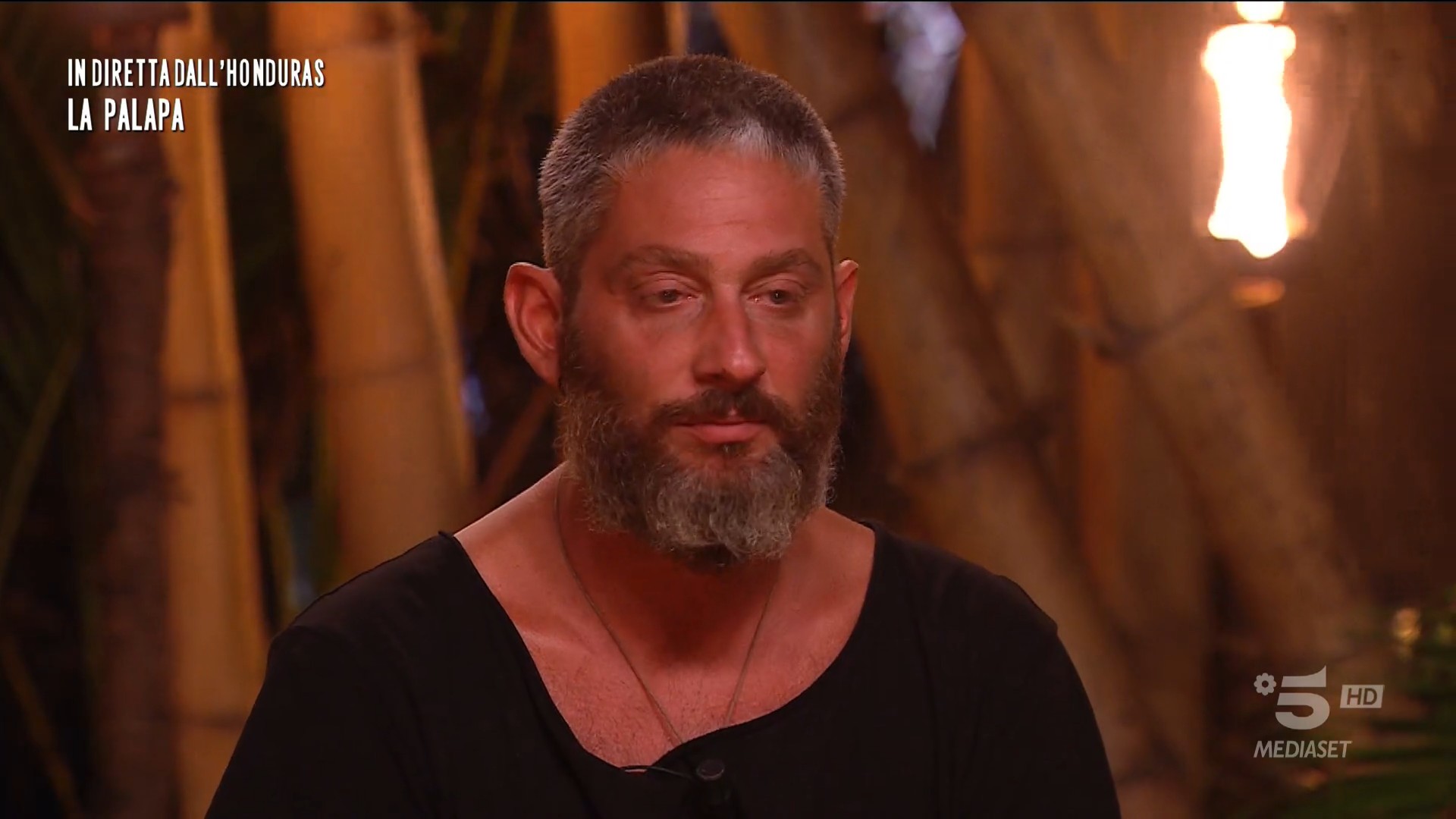 Isola dei Famosi 2022, Edoardo Tavassi abbandona per infortunio. Perché Guendalina è assente?