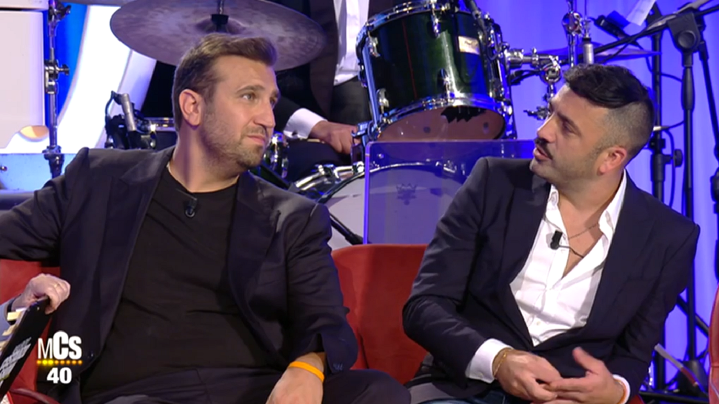 Pio e Amedeo al Maurizio Costanzo Show: “Adozioni gay? Favorevoli. Sembra che i gay stiano tutti a sinistra”.