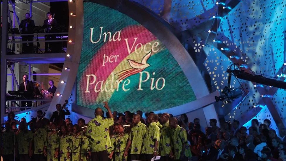 Una voce per Padre Pio 2022, sabato 25 giugno: conduce Mara Venier, i cantanti ospiti da Al Bano a Riccardo Cocciante