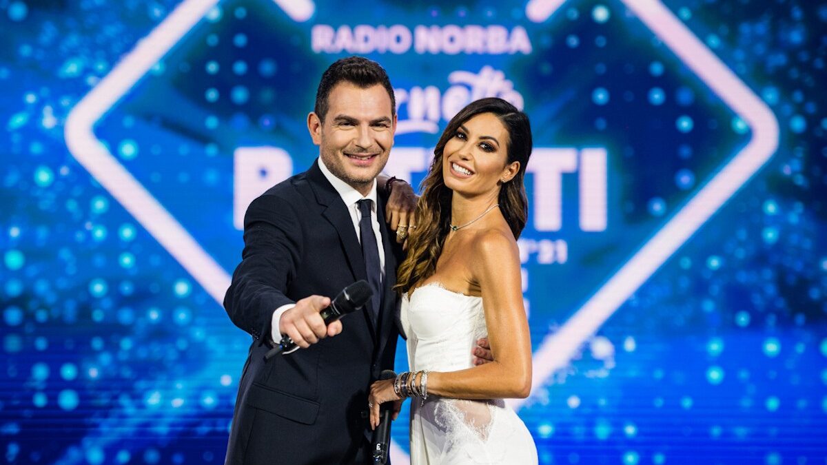 Battiti Live è ormai il il tradizionale appuntamento con la musica in tv, nell’estate di Italia 1