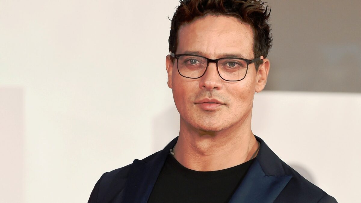 Ballando con le Stelle, Gabriel Garko resta in gara, ma mercoledì prossimo si opera