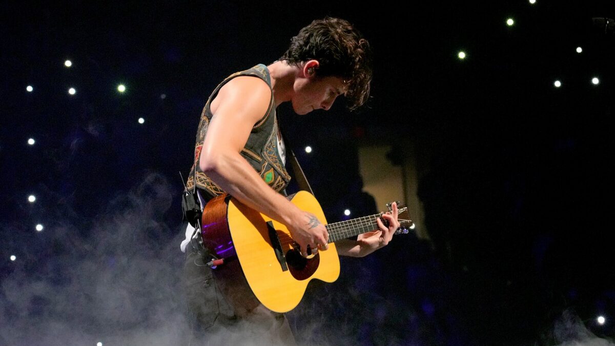 Shawn Mendes, tour cancellato: “Devo mettere la mia salute come prima priorità”
