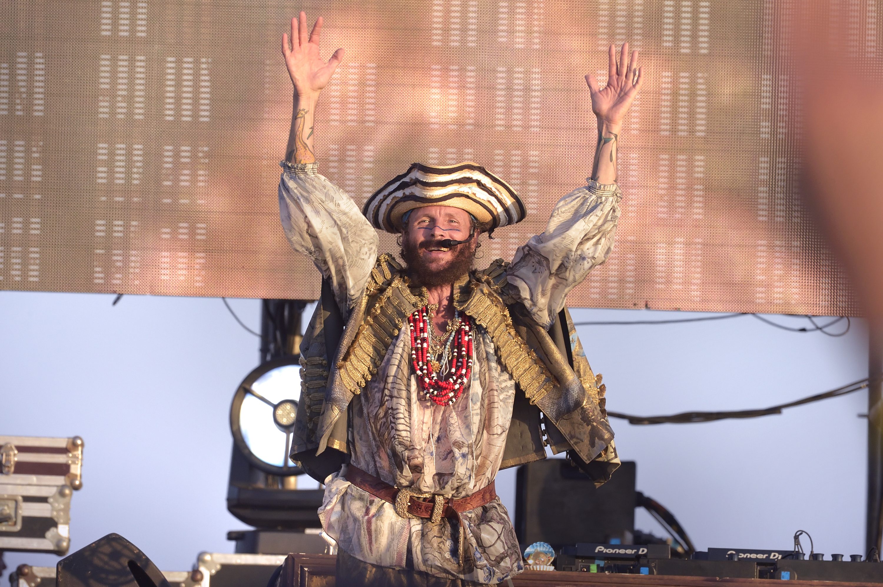 Jovanotti, Castel Volturno, 27 agosto 2022: ospiti e anticipazioni scaletta del concerto