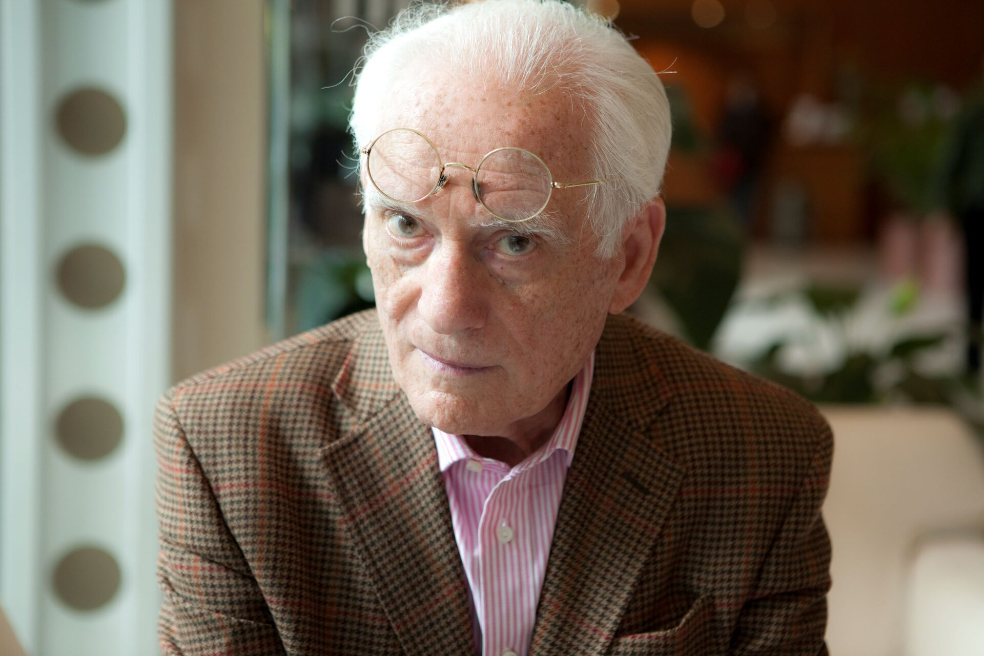 Angelo Guglielmi è morto: addio al padre dell’avanguardia tv