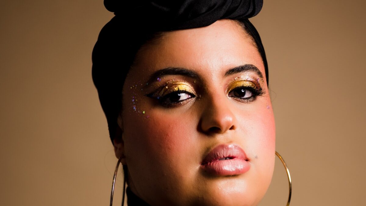 Imen Siar: Glitter and Gold è il nuovo singolo (Testo, Traduzione e Video)