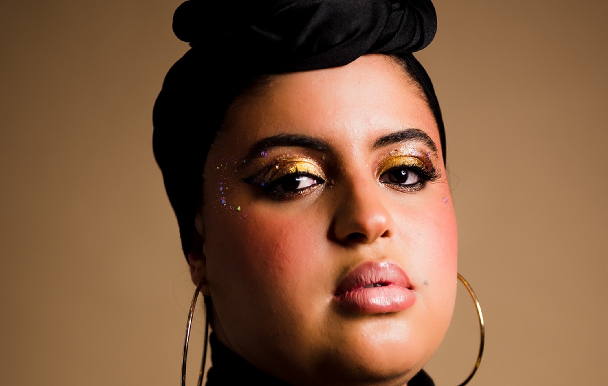 Imen Siar: Glitter and Gold è il nuovo singolo (Testo, Traduzione e Video)