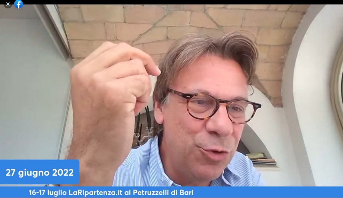 Nicola Porro, il giornalista tv (inventato da Santoro) che si trasforma sui social