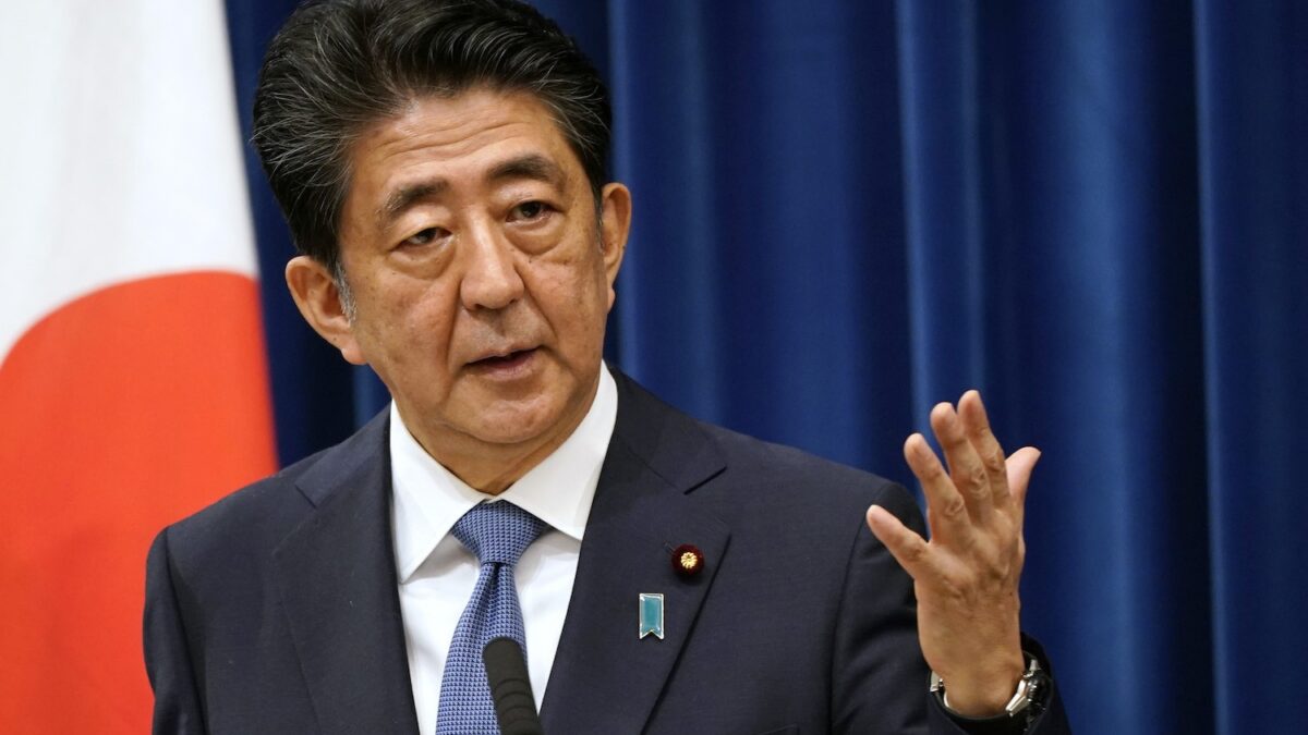 Giappone, è morto l’ex primo ministro Shinzo Abe: assassinato durante un comizio
