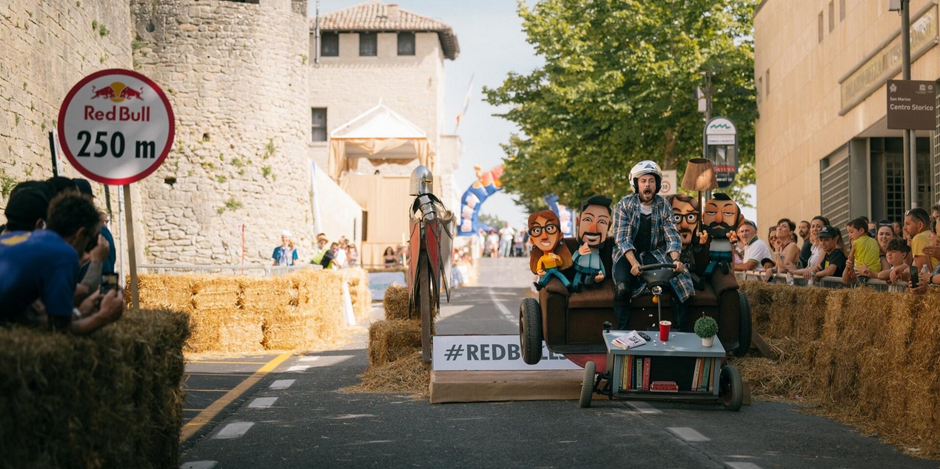 The Jackal conducono Red Bull Soapbox Race su DMAX
