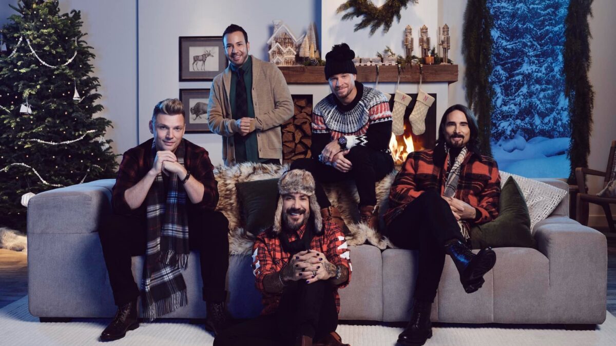 Il Natale arriva prima coi Backstreet Boys: è uscito A Very Backstreet Christmas