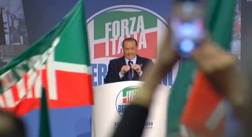 Studio Aperto dedica un servizio a Berlusconi e Calenda si arrabbia: “E’ uno spot, non è corretto”