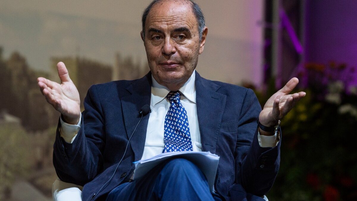 Porta a Porta, Agcom boccia confronto Letta-Meloni del 22 settembre. Vespa: “Mi dispiace”