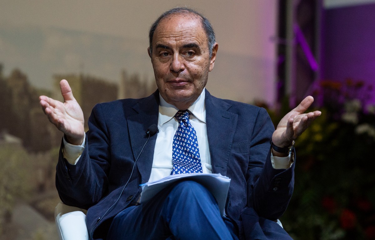 Porta a Porta, Agcom boccia confronto Letta-Meloni del 22 settembre. Vespa: “Mi dispiace”