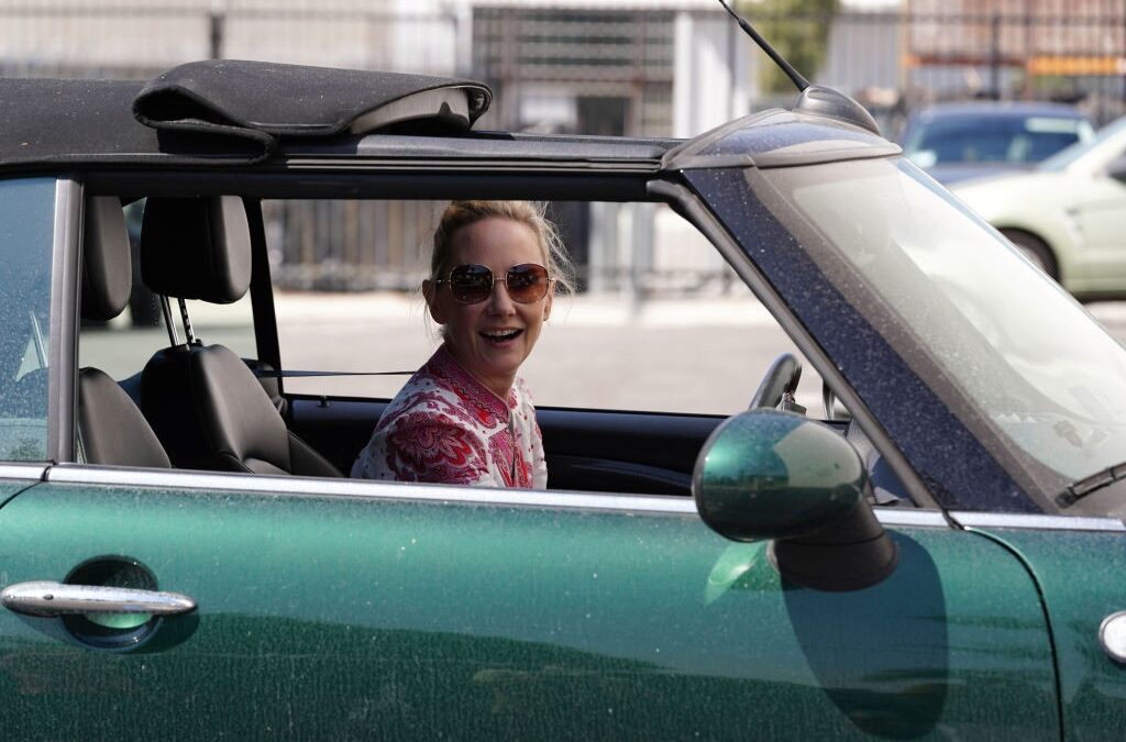 Anne Heche è morta: staccate le macchine che la tenevano in vita