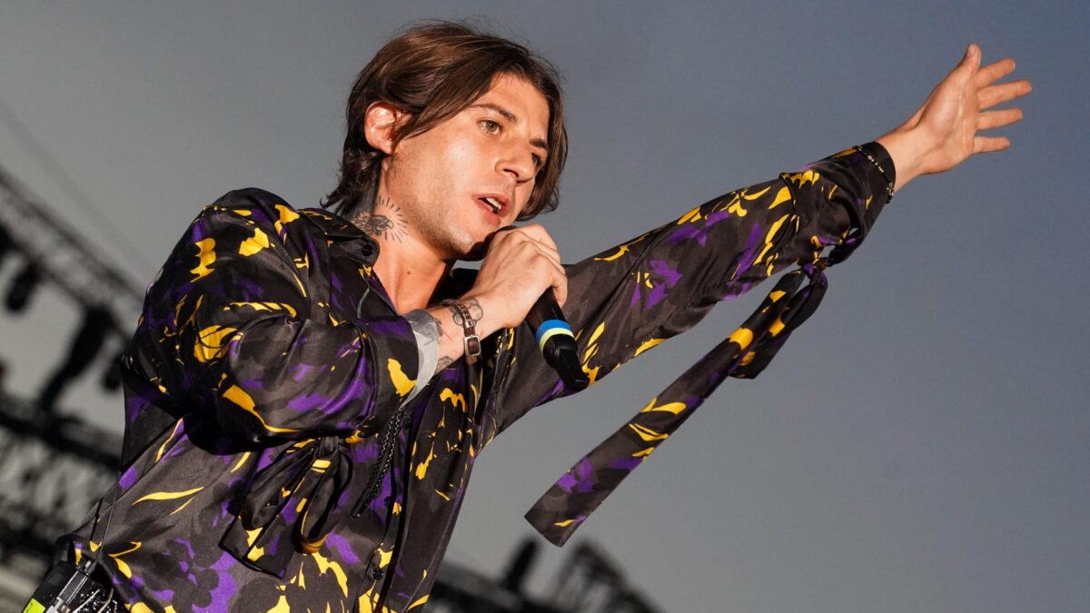 Rkomi, Follonica, 17 agosto 2022: info biglietti disponibili e la scaletta del concerto