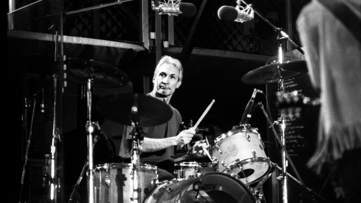 Charlie Watts, un anno fa l’addio al batterista dei Rolling Stones
