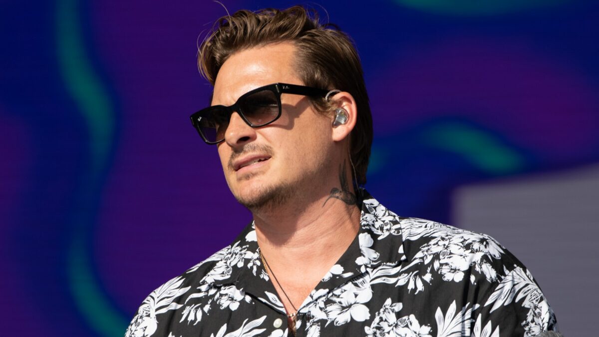Blue, Lee Ryan arrestato per molestie durante un volo aereo