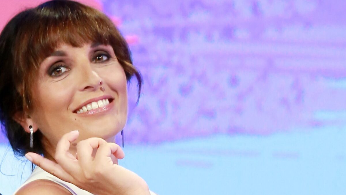 Marianna Aprile, a ritmo di talk: buono il debutto alla conduzione di In Onda