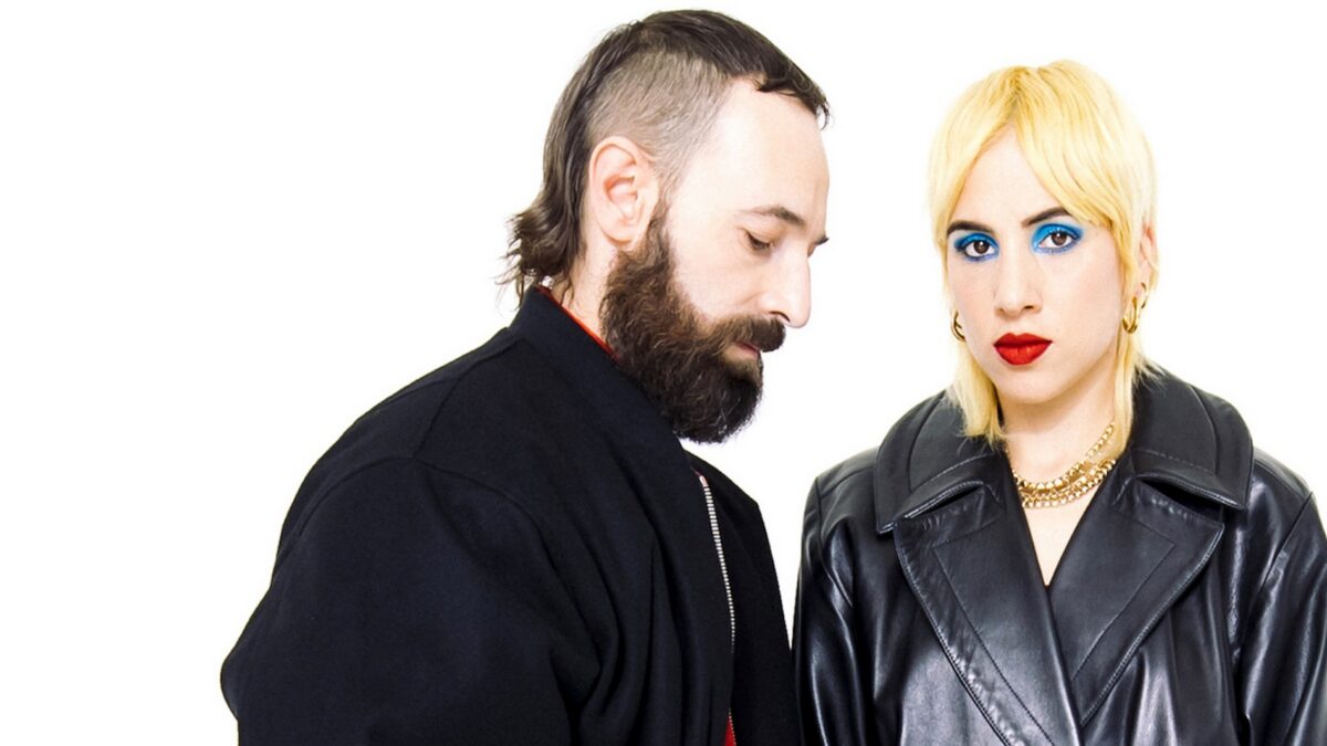 Chiamami: il nuovo singolo dei Coma_Cose (Testo e Video)
