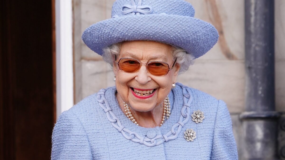 La Regina Elisabetta è morta: il ricordo dei cantanti inglesi, da Elton John ai Duran Duran