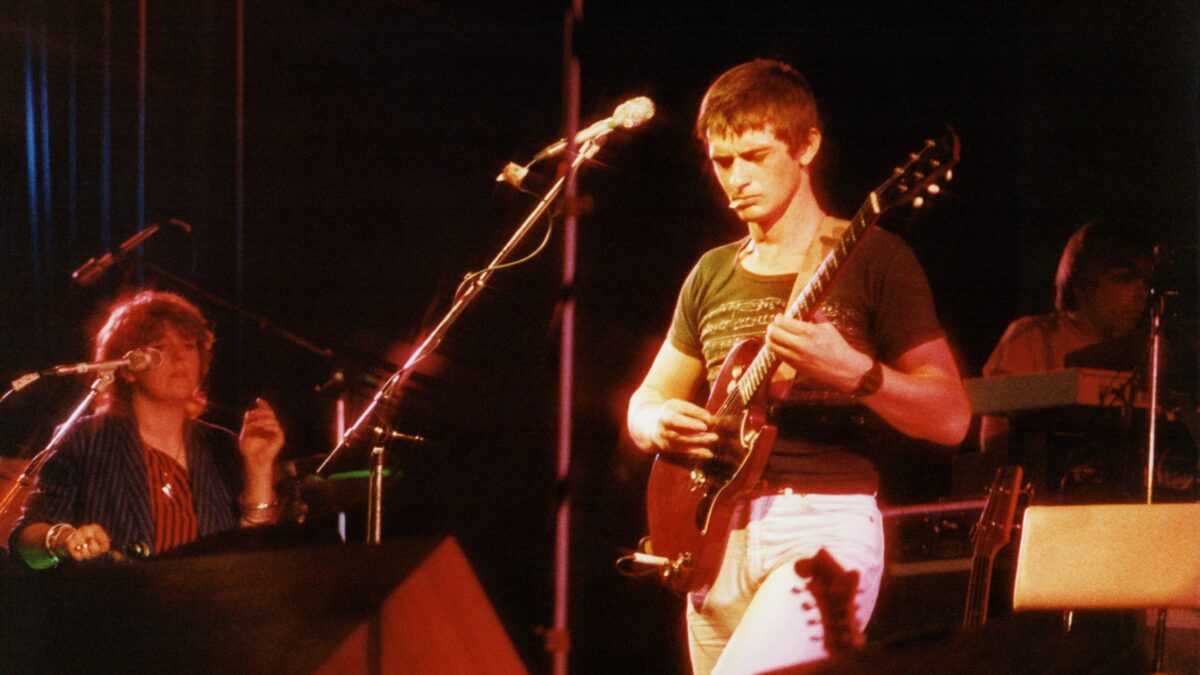 Moonlight shadow, Mike Oldfield e Maggie Reilly: testo, traduzione e significato della canzone