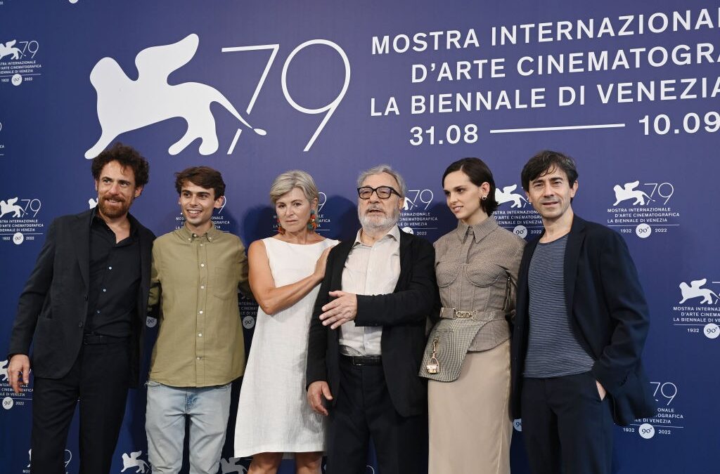 Il signore delle Formiche: foto e video di Gianni Amelio e il cast a Venezia 79