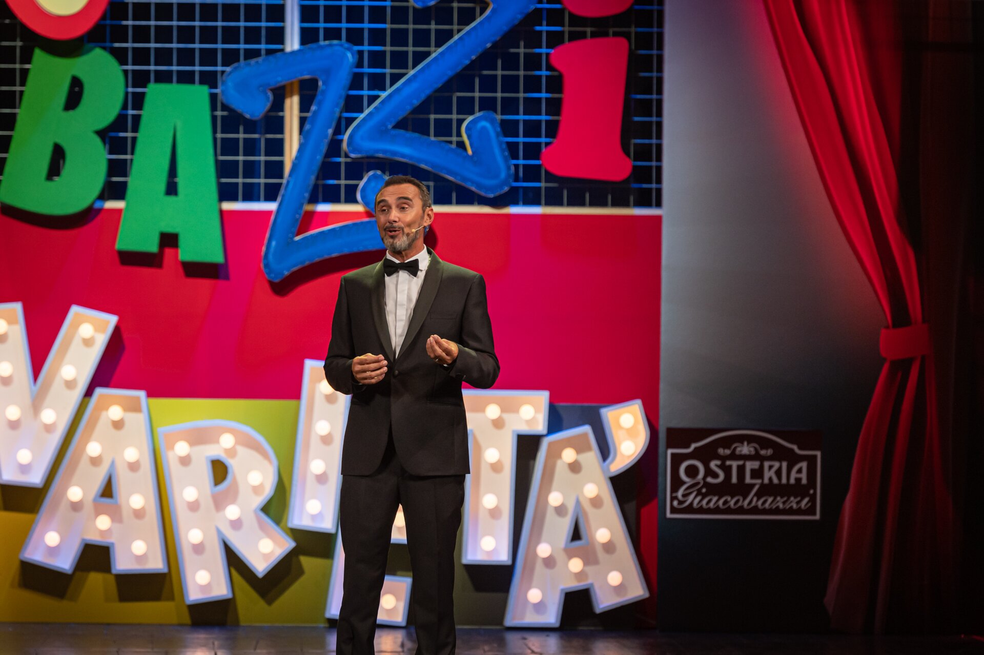 Gran Varietà, Giuseppe Giacobazzi chiude il ciclo Italia Uno On Stage