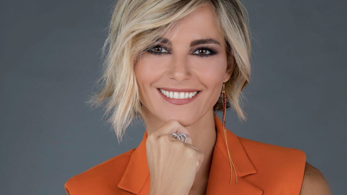 Francesca Fialdini a TvBlog: “Da noi… a ruota libera sempre più verso l’happening show. E se tornasse il DopoFestival…”