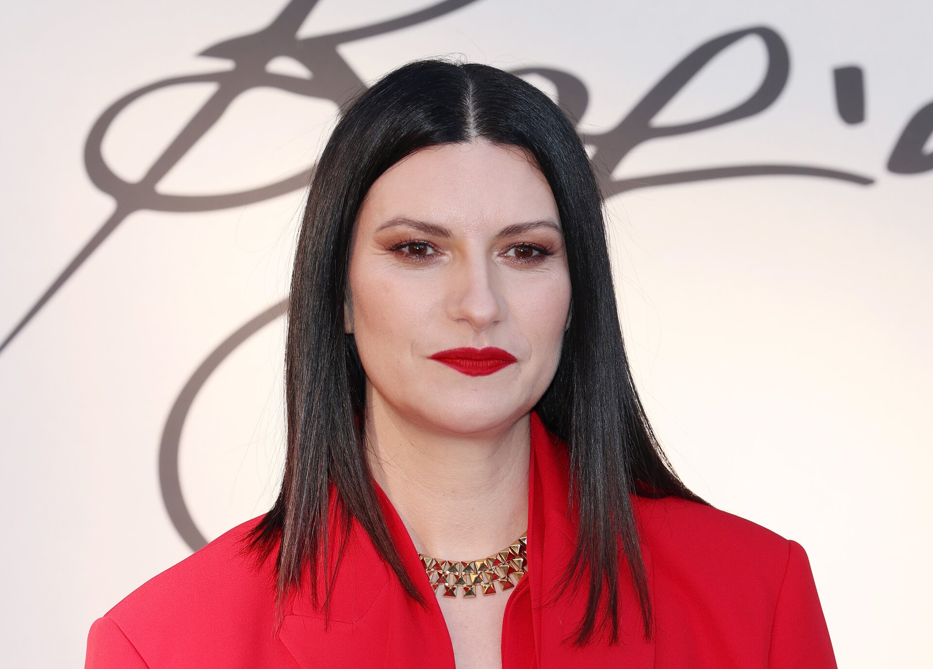Laura Pausini brand ambassador per Sky Glass (e su Twitter risponde ancora alle polemiche per ‘Bella ciao’)