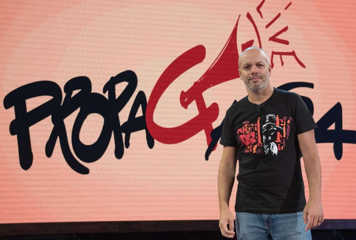 Propaganda Live stasera, 28 marzo 2025: ospiti Rocco Papaleo, Valerio Aprea, Benedetta Orlando e Joan Thiele
