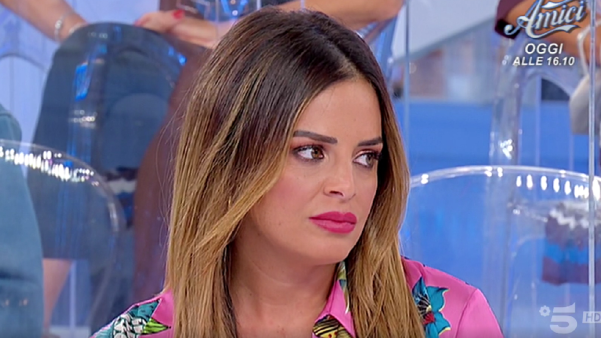 Uomini e Donne, il confronto fra Roberta di Padua, Davide e Chiara (video)