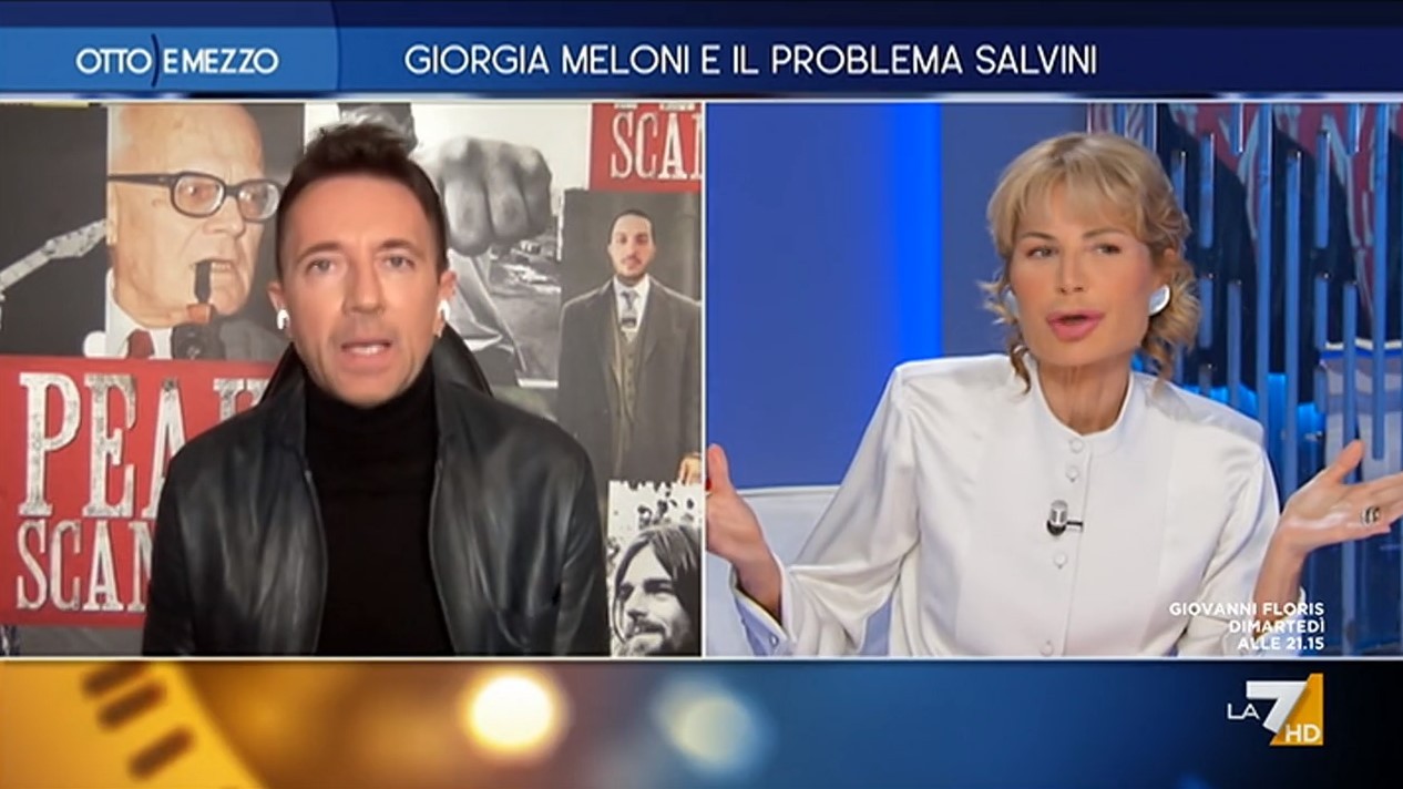 Andrea Scanzi a Otto e mezzo: “Giletti indulgente con Meloni”. Lilli Gruber: “Ognuno fa come crede”