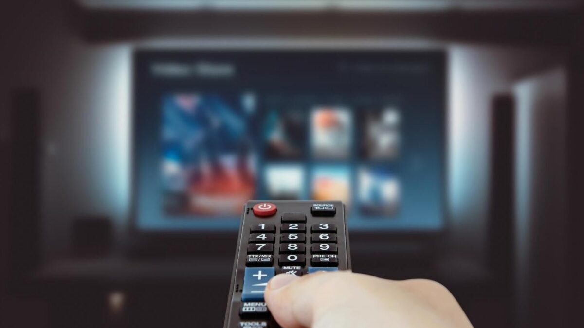 Il Black Friday è anche sulle piattaforme: le offerte di NOW, Mediaset Infinity e Serially