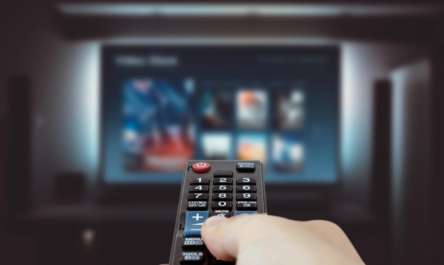 Il Black Friday è anche sulle piattaforme: le offerte di NOW, Mediaset Infinity e Serially