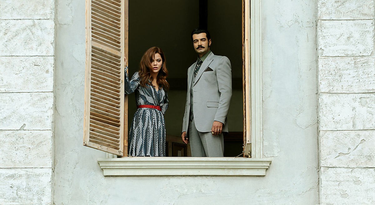 Terra Amara cancellata da Canale 5? La soap va in pausa (ma potrebbe tornare presto in onda)