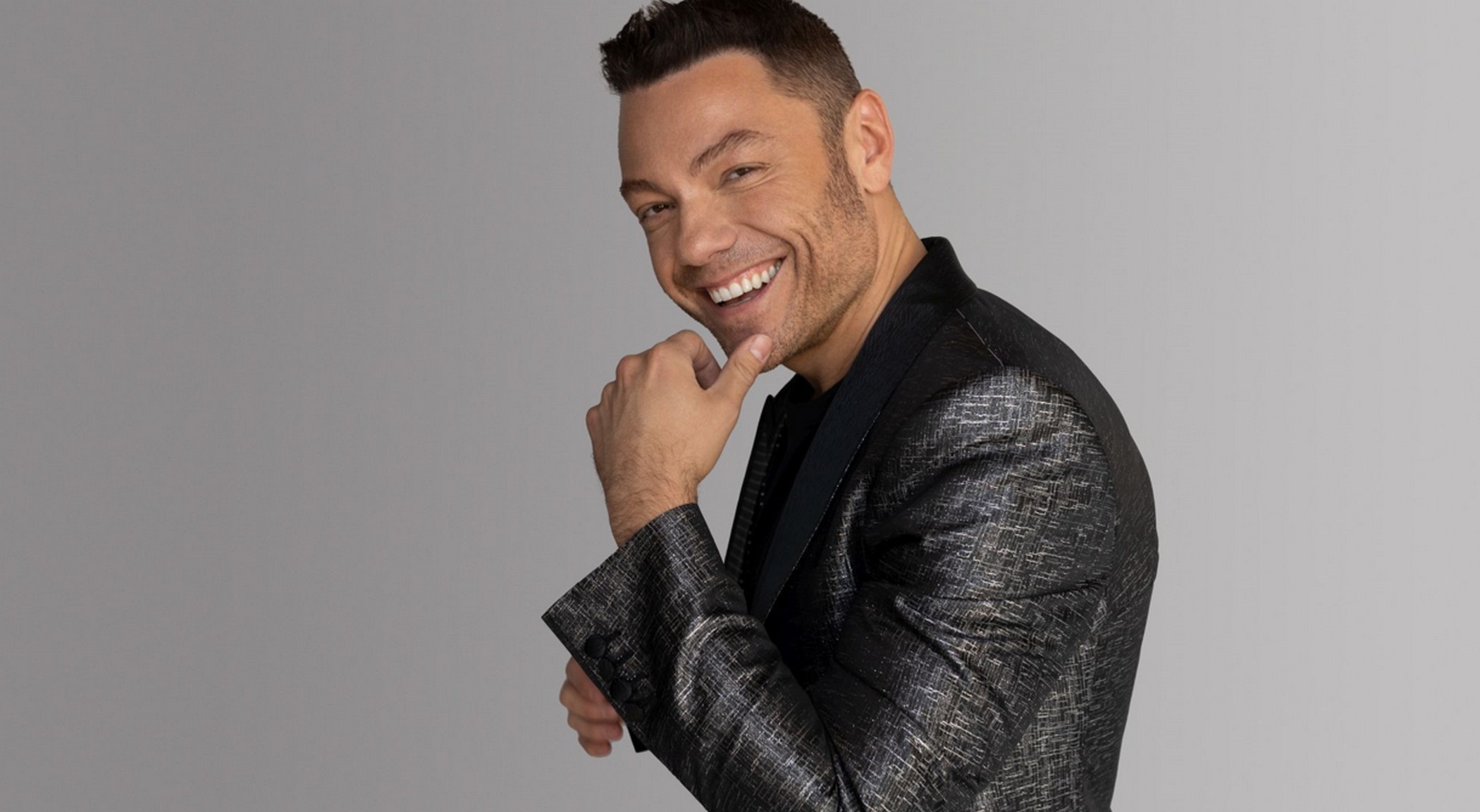 La Vita Splendida, Tiziano Ferro: ascolta il nuovo singolo (Testo e Video)