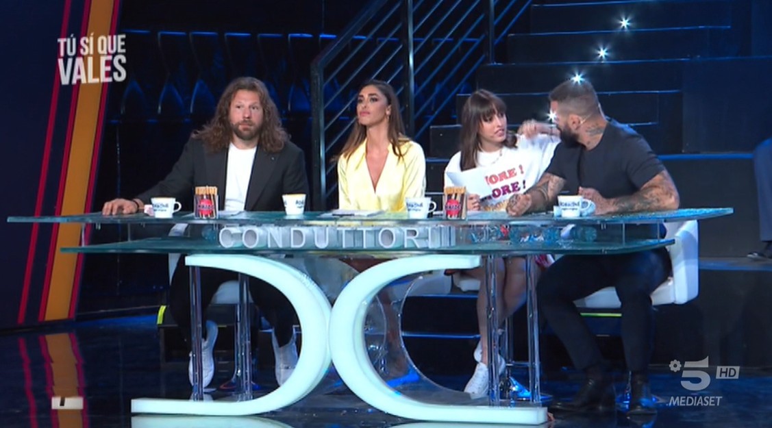 Ascolti tv sabato 22 ottobre 2022: Ballando con le stelle 25.6%, Tu si que vales 26.8%