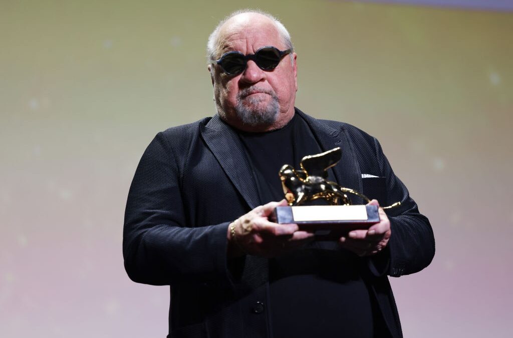 Venezia 79, Paul Schrader: il Leone d’Oro alla carriera e red carpet “Master Gardener” (foto e video)