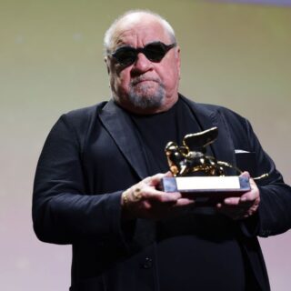 Venezia 79, Paul Schrader il Leone d’Oro alla carriera e red carpet Master Gardener (foto e video)