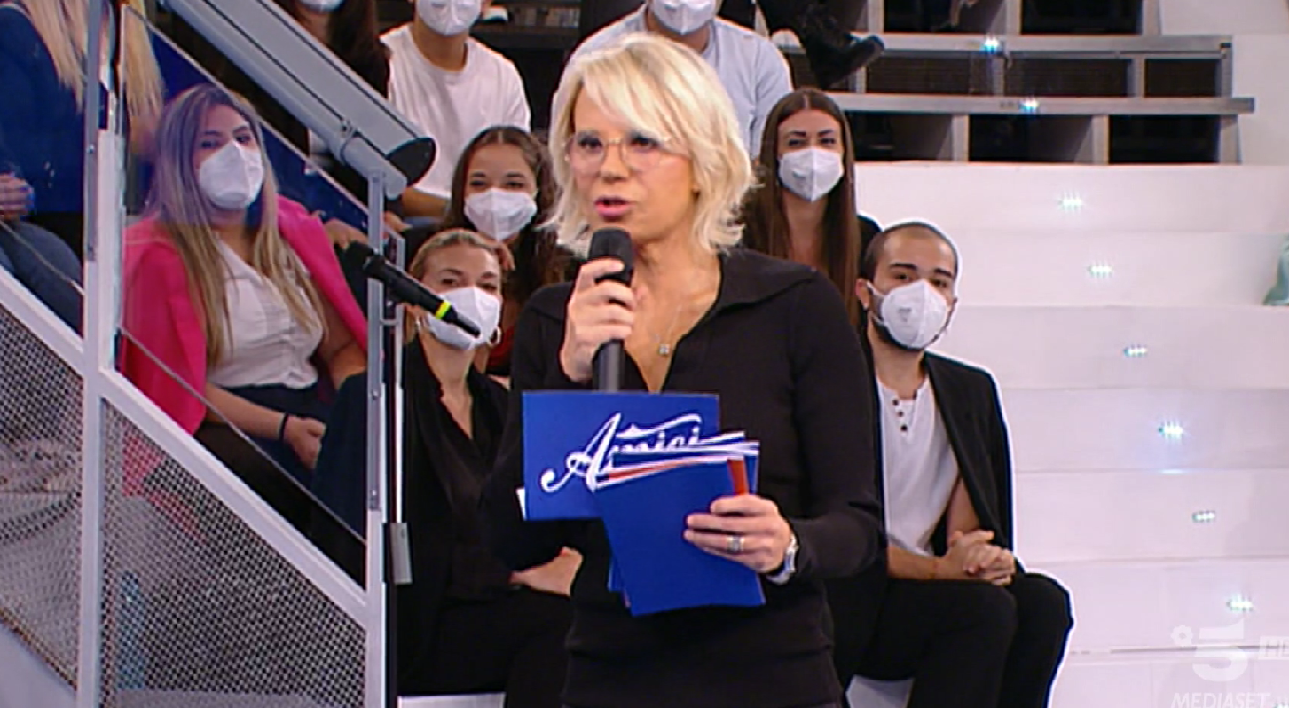 Amici 2022, puntata di oggi 23 ottobre, ospiti, esiti sfide e classifiche di canto e ballo