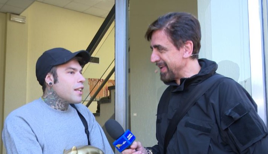 Tapiro d’Oro a Fedez: “Non facciamo pubblicità con i nostri figli”