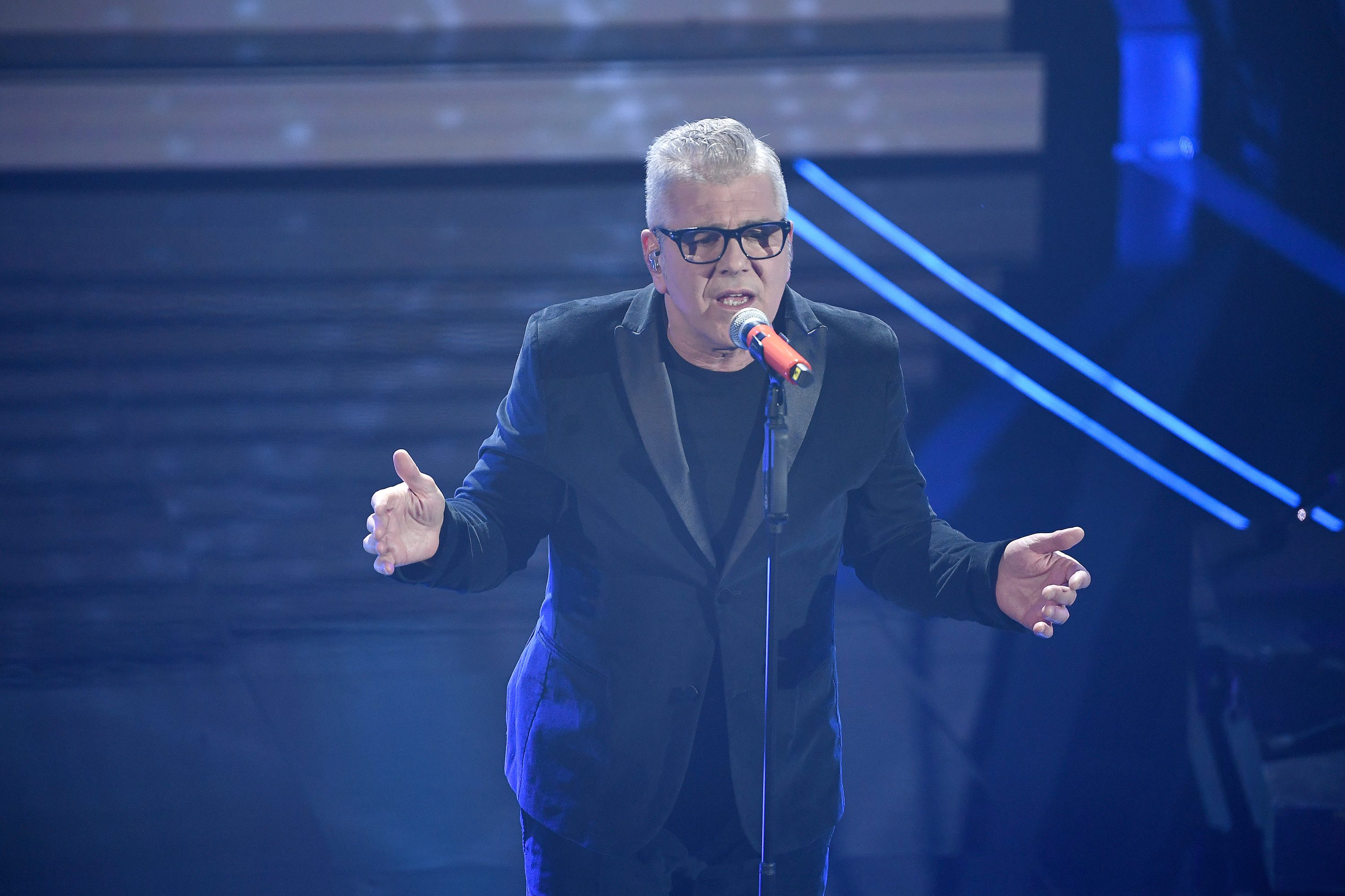 Cinque giorni, Michele Zarrillo: ascolta la canzone e leggi il testo