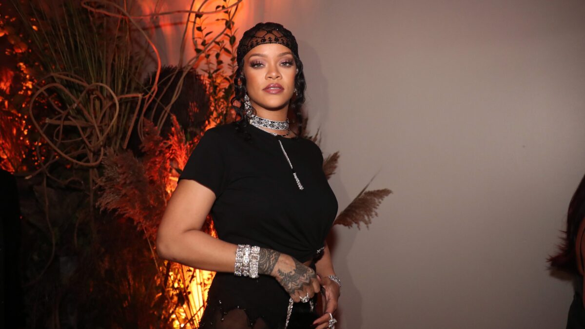 Lift me Up, Rihanna: ascolta la canzone, guarda il video ufficiale (traduzione e testo)