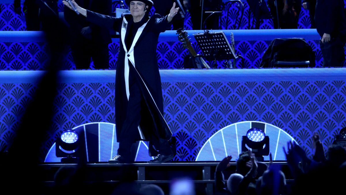 Renato Zero al Circo Massimo, sabato 1 ottobre 2022 per l’ultimo concerto: biglietti e anticipazioni scaletta